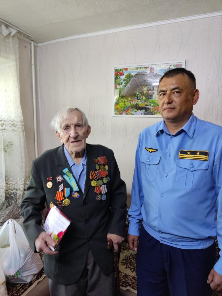 On the eve of the significant holiday of Victory Day employees of JSC "Dosjan temir joly" rendered charitable assistance to two veterans of railway