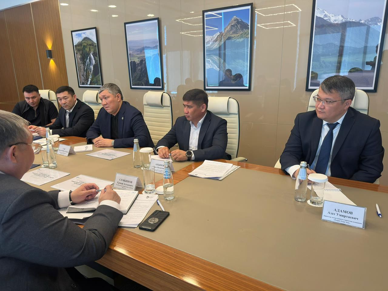 Аким Восточно-Казахстанской области Нурымбет Сактаганов провёл рабочую встречу с Председателем Правления АО «Dosjan temir joly» Нурланом Сақ.