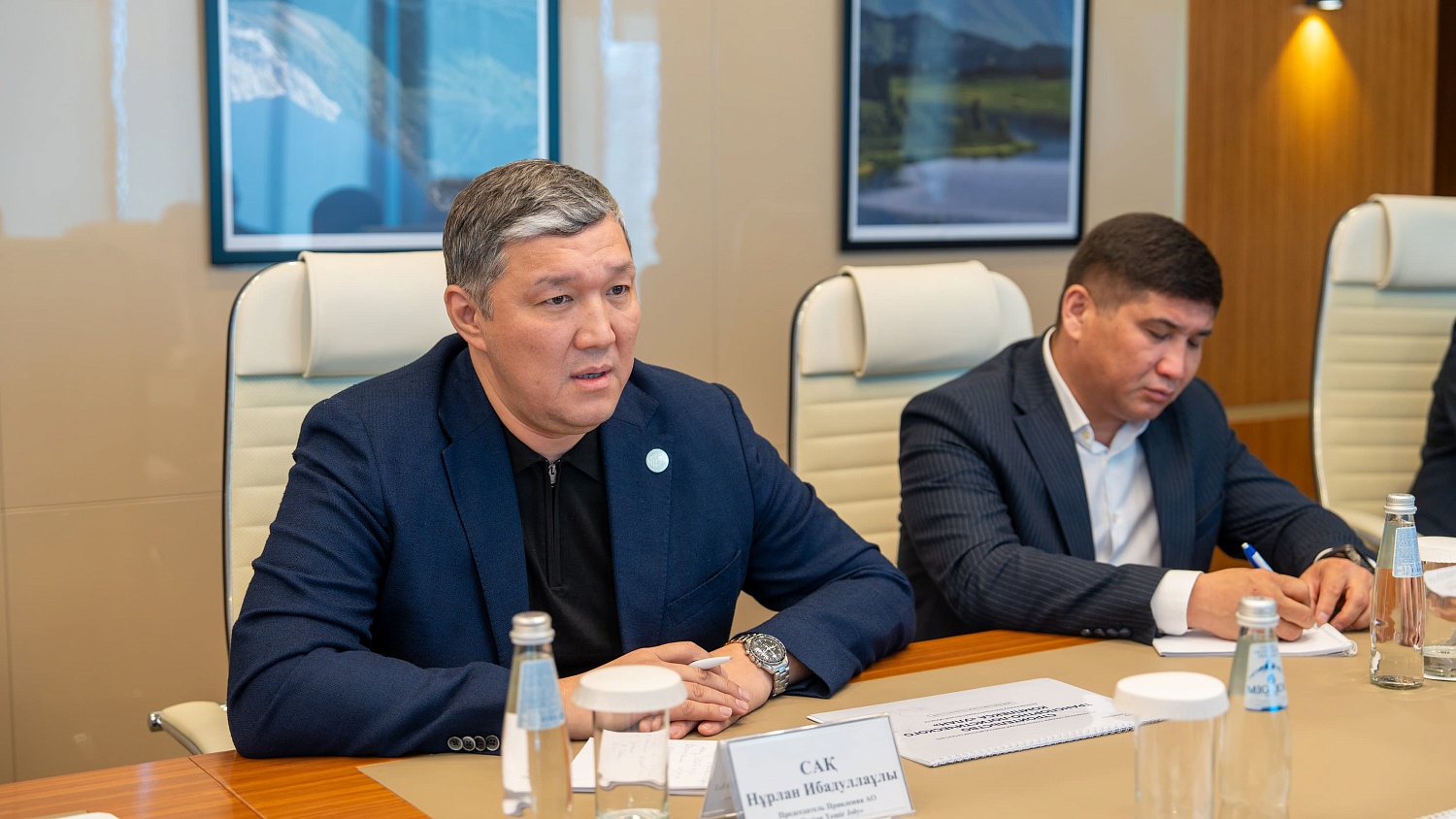 Аким Восточно-Казахстанской области Нурымбет Сактаганов провёл рабочую встречу с Председателем Правления АО «Dosjan temir joly» Нурланом Сақ.